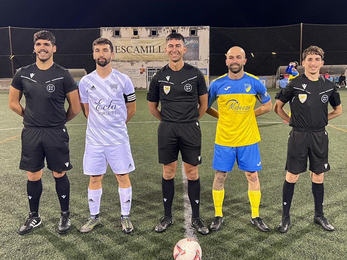 📸 Gran triunfo de nuestro primer equipo a domicilio frente al UJ Costa Ayala (2-4).

Seriedad, carácter y pegada para sellar el pase en una noche muy completa del equipo.

⚽️ Gabriel Navarro
⚽️ Aithamy
⚽️ Nestor Martín
⚽️ Joni