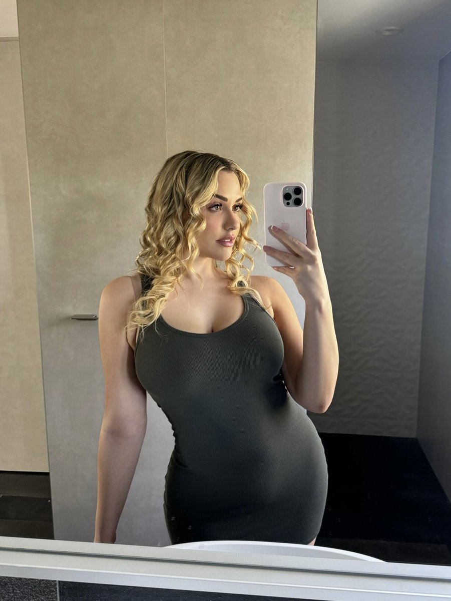 amysaver111's tweet photo. Will you like to suck them🖤😊 https://t.co/x6OwZ5KKGF