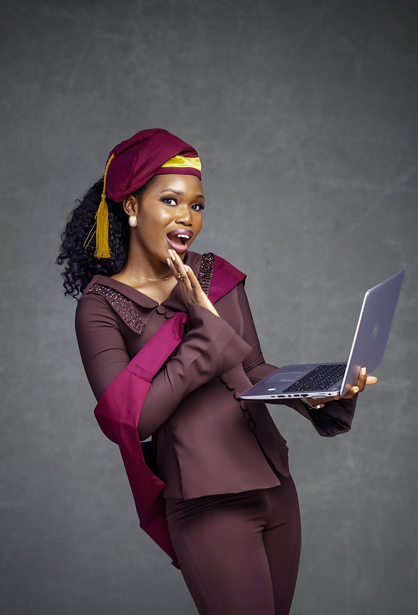 So_fisticated's tweet photo. 11 years after secondary school, I earned my first degree.Maddest plot twist ever.
OND Computer science 2014-2017.
Started BSc 2018,COVID,ASUU strikes &amp; UNILAG slow calendar delayed it, but I did not give up🥹I became resilient.
Finished with Second Class Hons (Upper Division). https://t.co/TmR4HOXLhS