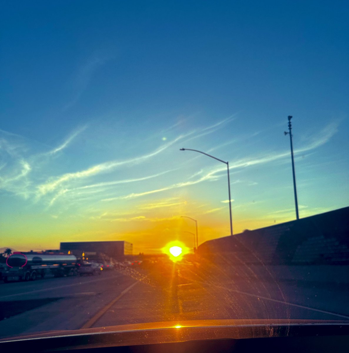 NKaravedas's tweet image. From morning to afternoon vibes! 😎

#DriveIn #DriveHome