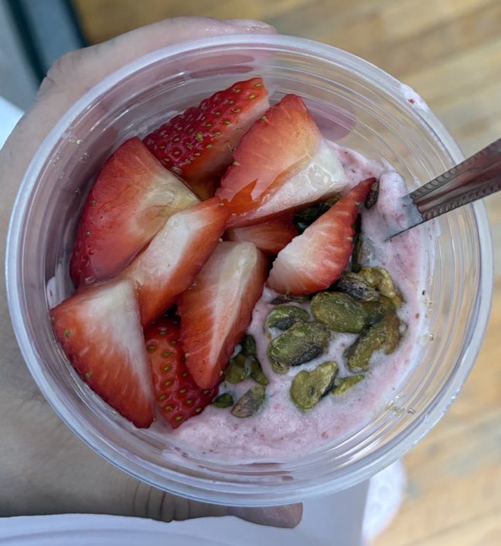 prettygrlem's tweet image. 1st day of angel diet  𐙚 ‧₊˚ ⋅
tried breakfast lunch and dinner, i feel very full and think i will be okay with combining them into one meal tomorrow. overall feel very full and not having a choice helps me follow the plan :) 
𐙚 ‧₊˚ ⋅ 1200cals total ♡ ♡ ♡