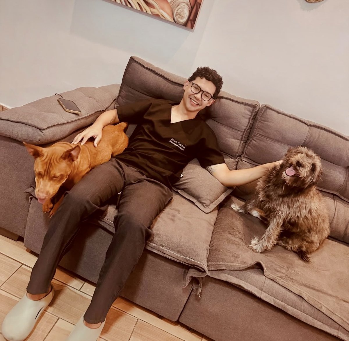 Nina è stata punta da un ape 🐝 e si è gonfiata tutta. Per fortuna il nostro amico veterinario è arrivato subito e gli ha fatto una iniezione antisettica. Ora sta meglio e la teniamo sotto controllo.

#Nina #Moka #MyDog #IlMioCane #Cachorro #ViraLata #Meticcio #DogLover #MyDog