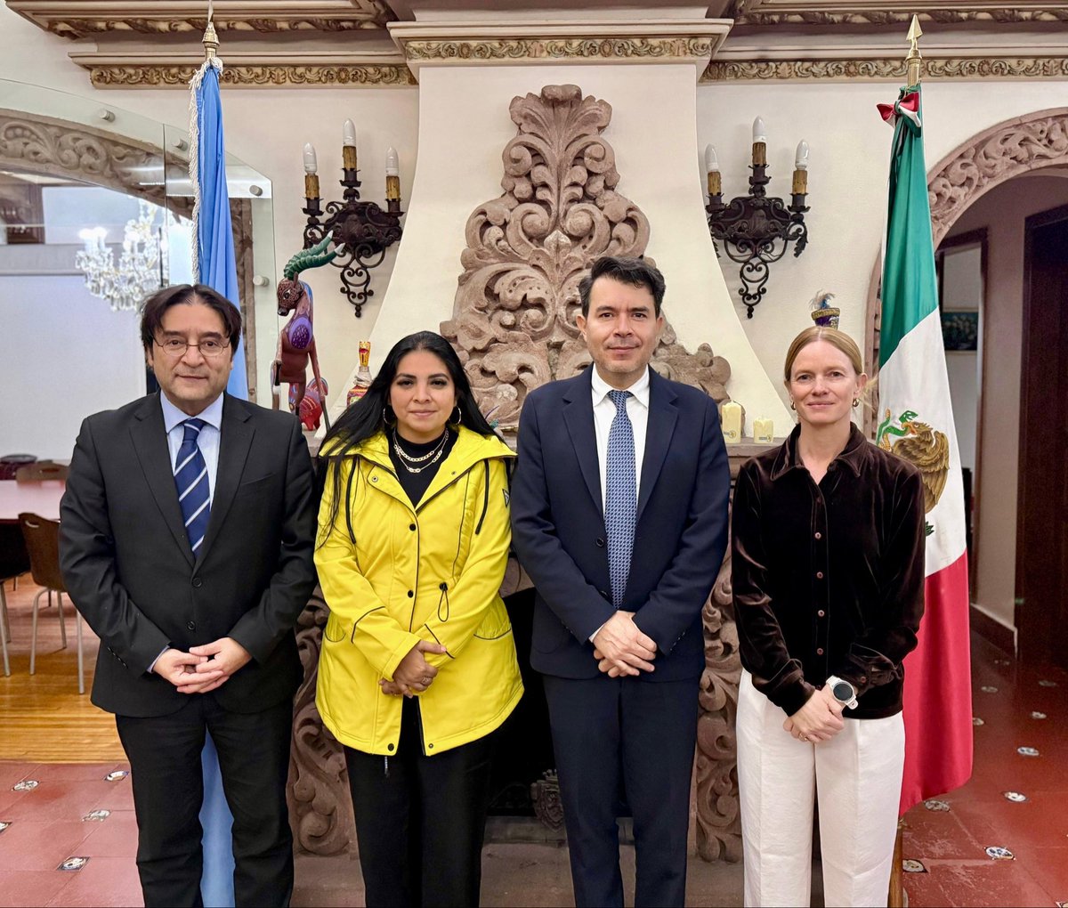 Junto con la titular de la Comisión Nacional de <a href="/Busqueda_MX/">Comisión Nal. de Búsqueda Mx</a>, Martha Lidia Pérez Gumecindo, visitamos la <a href="/ONUDHmexico/">ONU-DH México</a> para dialogar sobre la agenda de #DDHH y fortalecer la cooperación en favor de la protección de los derechos de todas las personas.

Agradecemos al doctor