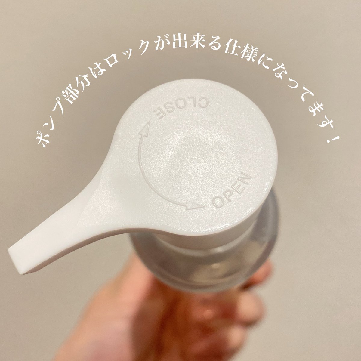 mi_ya_ri's tweet photo. 2026年02月06日全国発売🎉
肌のキメを整え、光を美しく反射する"水光透明肌"へ導く
肌のくすみケアにアプローチした『白玉肌オイル』🫧
メイクに馴染ませると、とろけるように馴染んで使い心地◎💗水を加えて乳化させると肌がつるんとなめらかに✨
香りも特徴的🌸🍶

#PR #シュウウエムラ #shuuemura https://t.co/27H0OHTThr