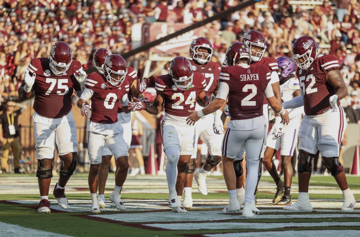 Jairusingram03's tweet image. Blessed to receive my 12th offer from Mississippi State @CoachCliffOdom @RamelBorner @_Roderickharris @Duncanville_FB @DaRealCoachG @HailStateFB Hail Stateee🐾