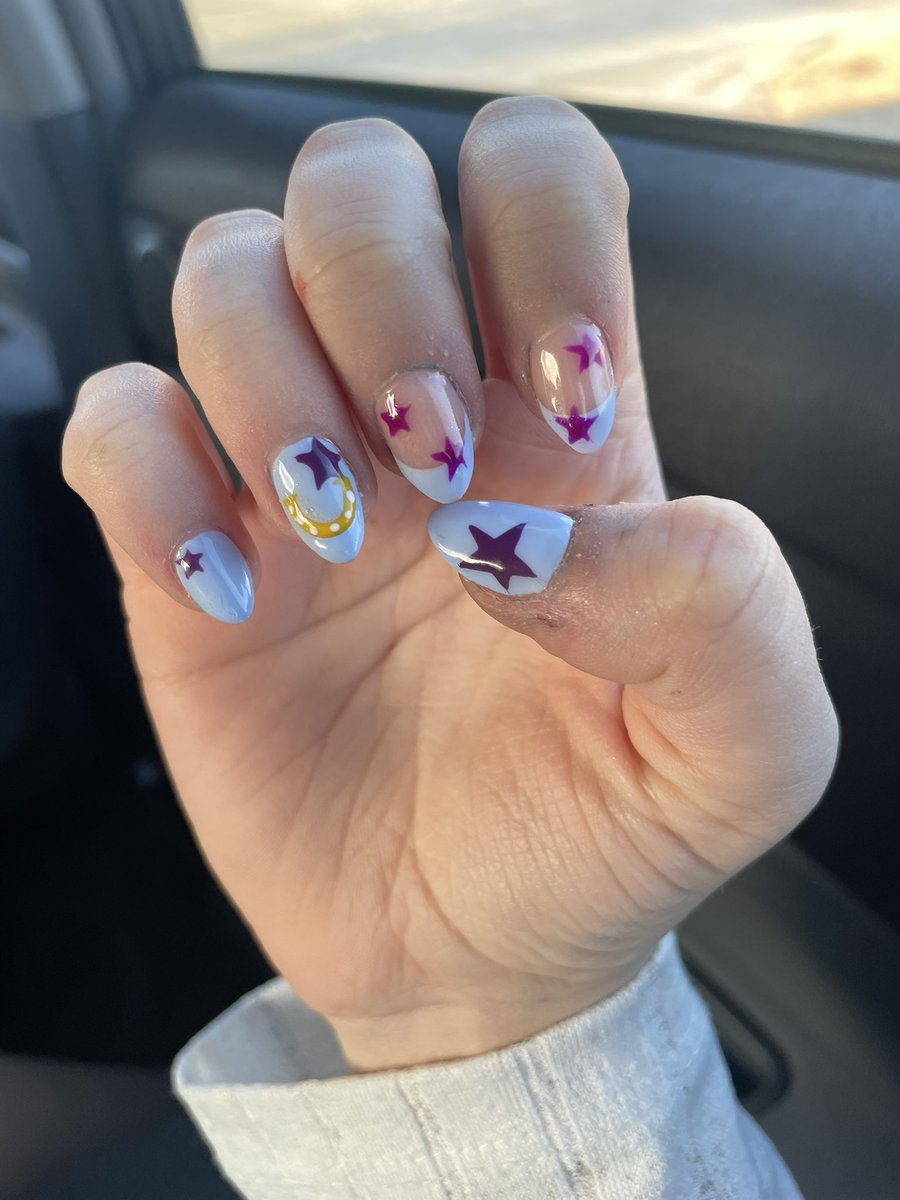 angelixiv's tweet photo. hi jojotwt got my nails done today !! I ❤️ Johnny https://t.co/tl7ToJuVqn