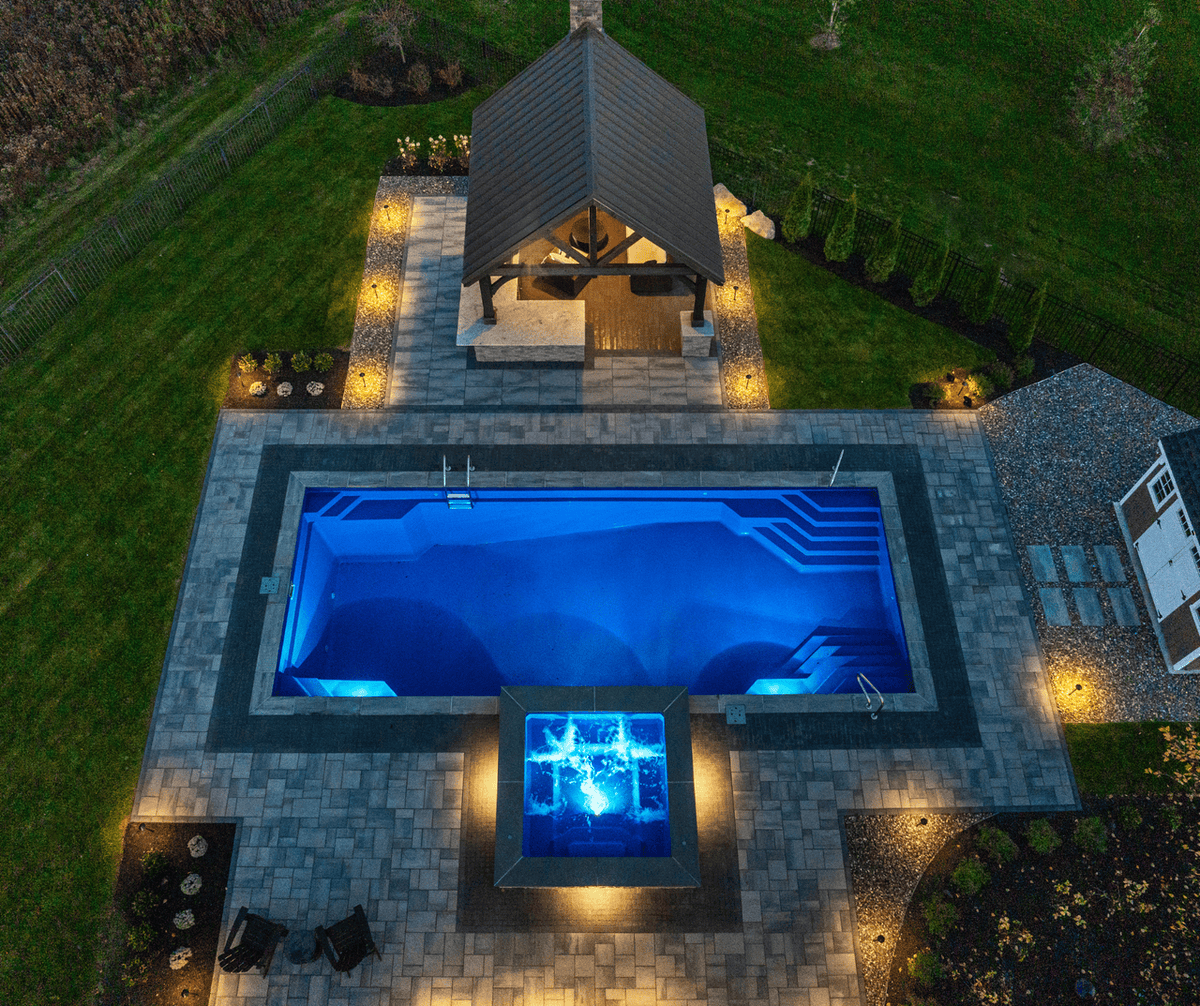 ✨Customer Spotlight: Gallivan Companies
This stunning Whitsunday with a Cube Spa in Ocean Shimmer is the definition of backyard goals!

📸 Have a Barrier Reef pool you’d love to show off?
Send us your photos for a chance to be featured!

🔗 Learn more at brpoolsusa.com