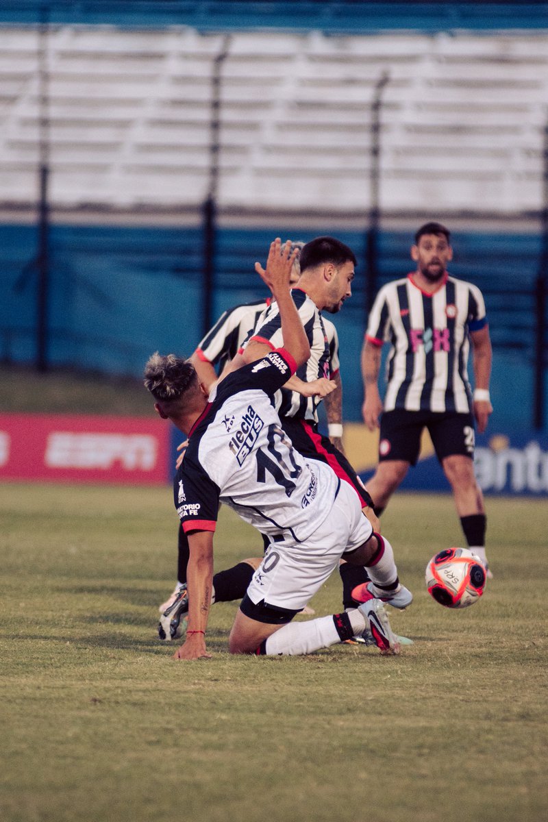 ⚽️ Se juega el 𝘀𝗲𝗴𝘂𝗻𝗱𝗼 𝘁𝗶𝗲𝗺𝗽𝗼

<a href="/MiramarSAD/">Miramar Misiones SAD</a> 0 🆚 0 <a href="/ColonOficial/">Club Atlético Colón ⭐</a> 

#Serie2026 ☀️🇺🇾