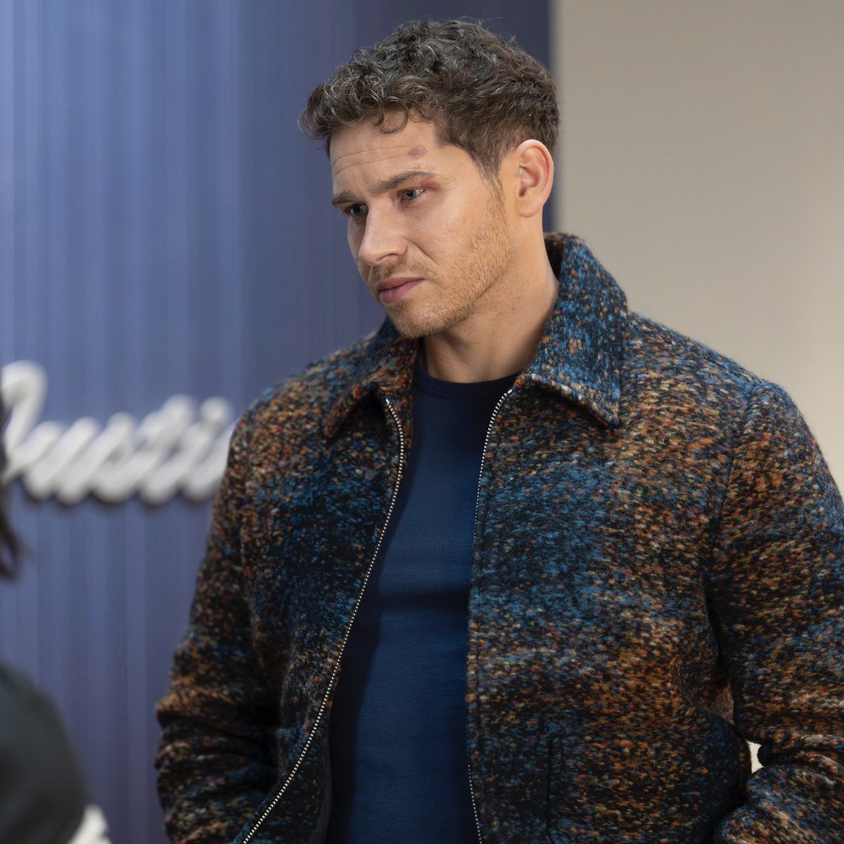 fendeless's tweet image. lo mejor q pudieron hacer es q buck sea bisexual canonicamente