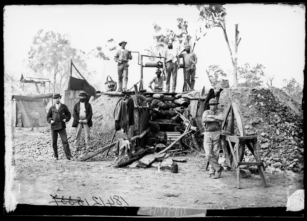 Geoffmuse's tweet photo. Gold miners at mine head, Gulgong area, New South Wales, c.1872, likely by Beaufoy Merlin, vintage glass negative, Uploaded to #FlickrCommons https://t.co/ljVIt9Ukm5 by @StateLIbraryNSW https://t.co/YpMlbH5uVa