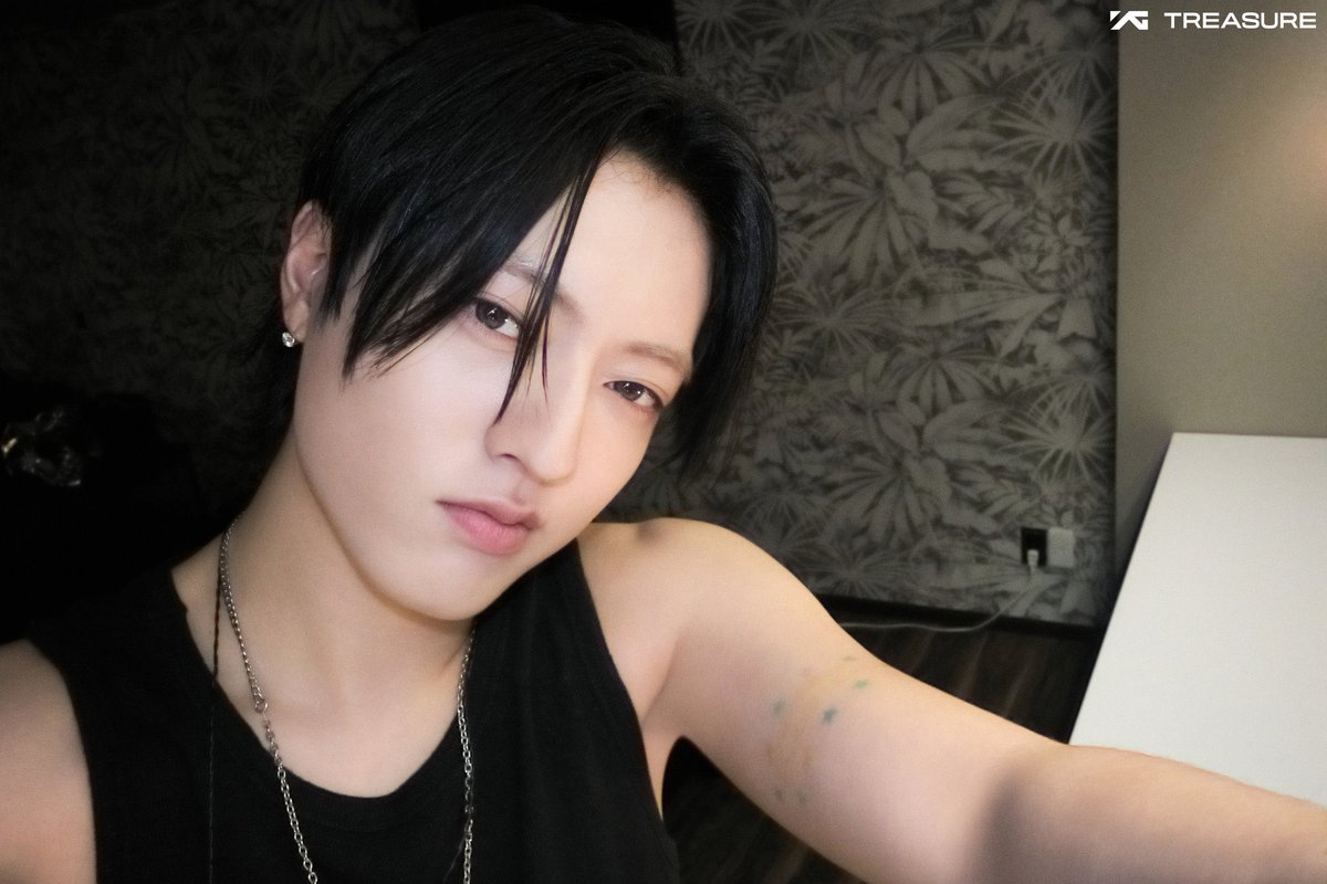 ᅠ
우리가 함께 그려가는 이 찬란한 투어의 여정들이 너의 일상에 든든한 등불이 되길 바라며 , 남은 날들도 언제나 네 곁에서 너의 매 순간을 가장 뜨겁게 응원하고 사랑할게. 
ᅠ