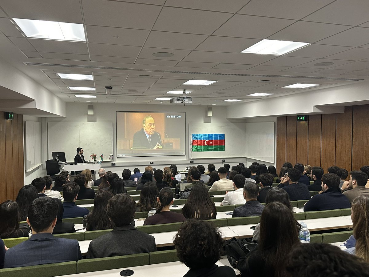 AzerbaijaninUK's tweet photo. Britaniya Azərbaycanlıları Cəmiyyəti  və London Universitet Kollecinin (UCL) Azərbaycan Cəmiyyətinin təşkilatçılığı ilə 20 Yanvar faciəsinin 36-cı ildönümünə həsr olunmuş anım tədbiri keçirilmişdir. 

***

British Azerbaijani Community and Azerbaijani Society of UCL organized a commemorative event dedicated to the 36th anniversary of the January 20 tragedy.
