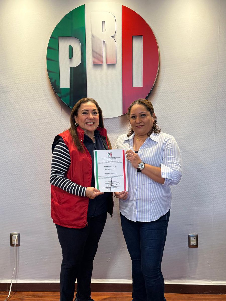 PRIQRooOficial's tweet photo. La presidenta del CDE del Partido Revolucionario Institucional en Quintana Roo, Cora Amalia Castilla Madrid, otorgó el nombramiento a Arely Teresa Leal Cano como Secretaria del Deporte del PRI en el estado.
El deporte es formación, valores y cohesión social.#PRIQR https://t.co/KICngJgGp9