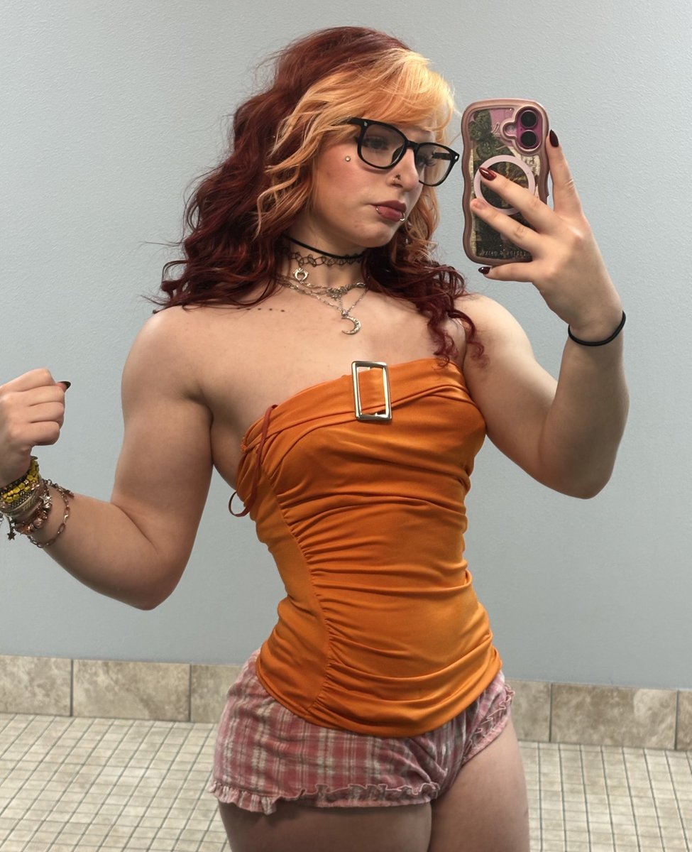 cutefoid's tweet image. back day outfit