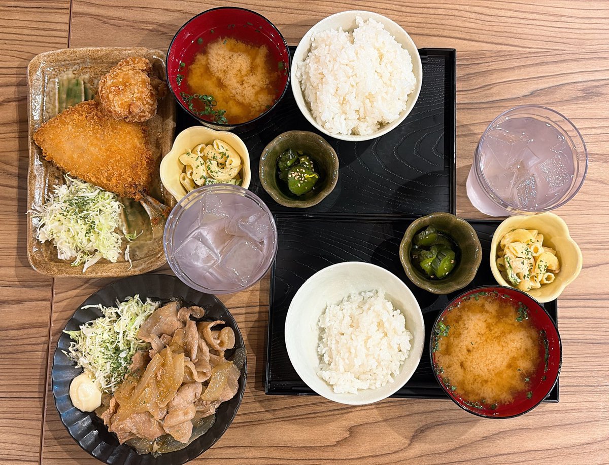 izakaya_kim's tweet image. 水道橋居酒屋きむちゃん🏮本日1/21(水)は週に一回のランチ営業日‼️🍚

⏰11:15〜13:30

🍱小鉢2つでお待ちしております🎵🍱
・白菜のおかかナムル🥬他…
アジフライ定食ごはん大盛りおかわり自由で1000円‼️👀

きむ🐈
ぱせ🌱
栗林🌰

店内放送は蒼翼戦📺🀄️

夜営業17〜23時🌃🍶

#水道橋
#水道橋ランチ