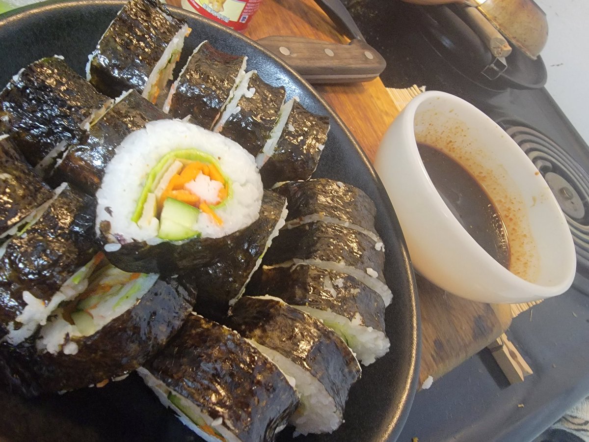 GG_Drooby's tweet image. If yall want kimbap just ask i make it pretty often.