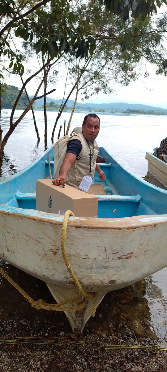 Mi absoluto reconocimiento a las y los #CAES que hacen grandes esfuerzos para distribuir y entregar la Documentación y Materiales para la Jornada de #RevocaciónDeMandato a Presidencias de las Mesas Directivas👏

¡La democracia la hacemos todas y todas!