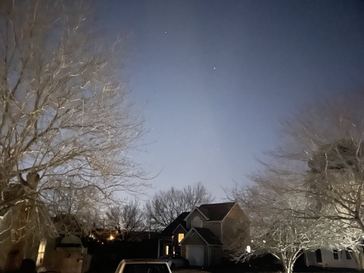 jamieldmo's tweet image. Faint line from Indian Trail, North Carolina @Vincent_Ledvina