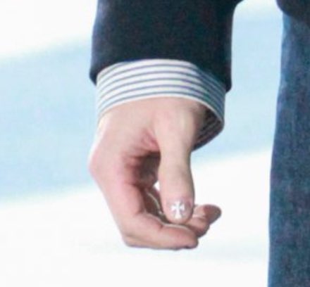 witch1vy's tweet image. chan did his nails after so long.. is that a chrome heart gem. Please show us