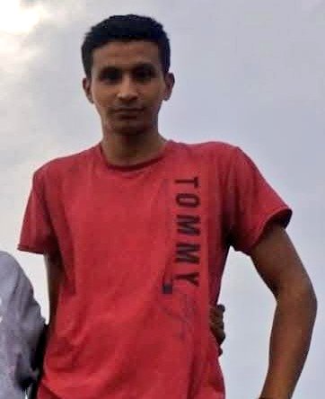 vichoguate's tweet photo. Ingresaron por error:

Falleció uno de los jóvenes que fueron baleados en el Barrio El Gallito, zona 3.

Jefri Ivan Huertas de 22 años murió en el Hospital General. Dereck de Jesús Cano de 18 sigue internado.

Familiares informaron que se dirigían a tramitar su tarjeta de pulmones a la Avenida Elena.