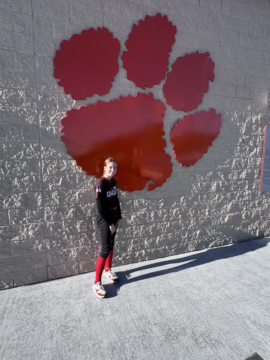 AWeaver2027's tweet photo. Had so much fun at @clemsonsoftball yesterday. Thank you for hosting a great camp I learned a lot. 
@NCSACoachDaily https://t.co/q4P47qskc8