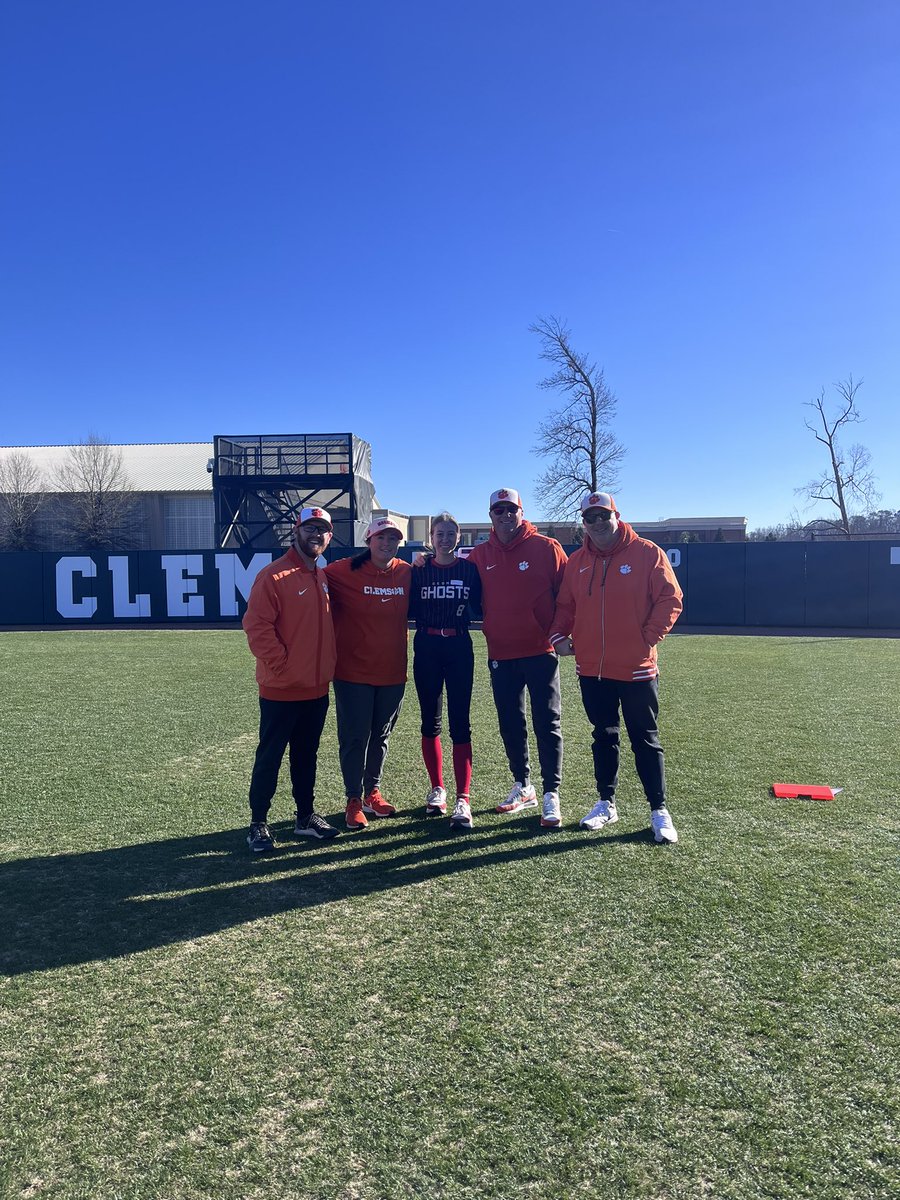 AWeaver2027's tweet photo. Had so much fun at @clemsonsoftball yesterday. Thank you for hosting a great camp I learned a lot. 
@NCSACoachDaily https://t.co/q4P47qskc8