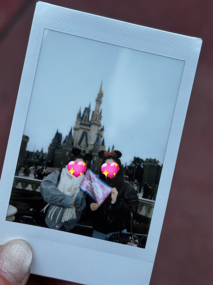 waaahimadayo's tweet photo. 日本最後の思い出はディズニー🐭
毎日バイトと遊び＋シェアハウス住んでてほぼ寝てない生活だったけど、過去1充実してて最高の冬休み❤️‍🔥
日本安い！！で豪遊しまくっちゃった冬でした。アメリカ帰ったら貧乏生活します。 https://t.co/AnOX0x05DO