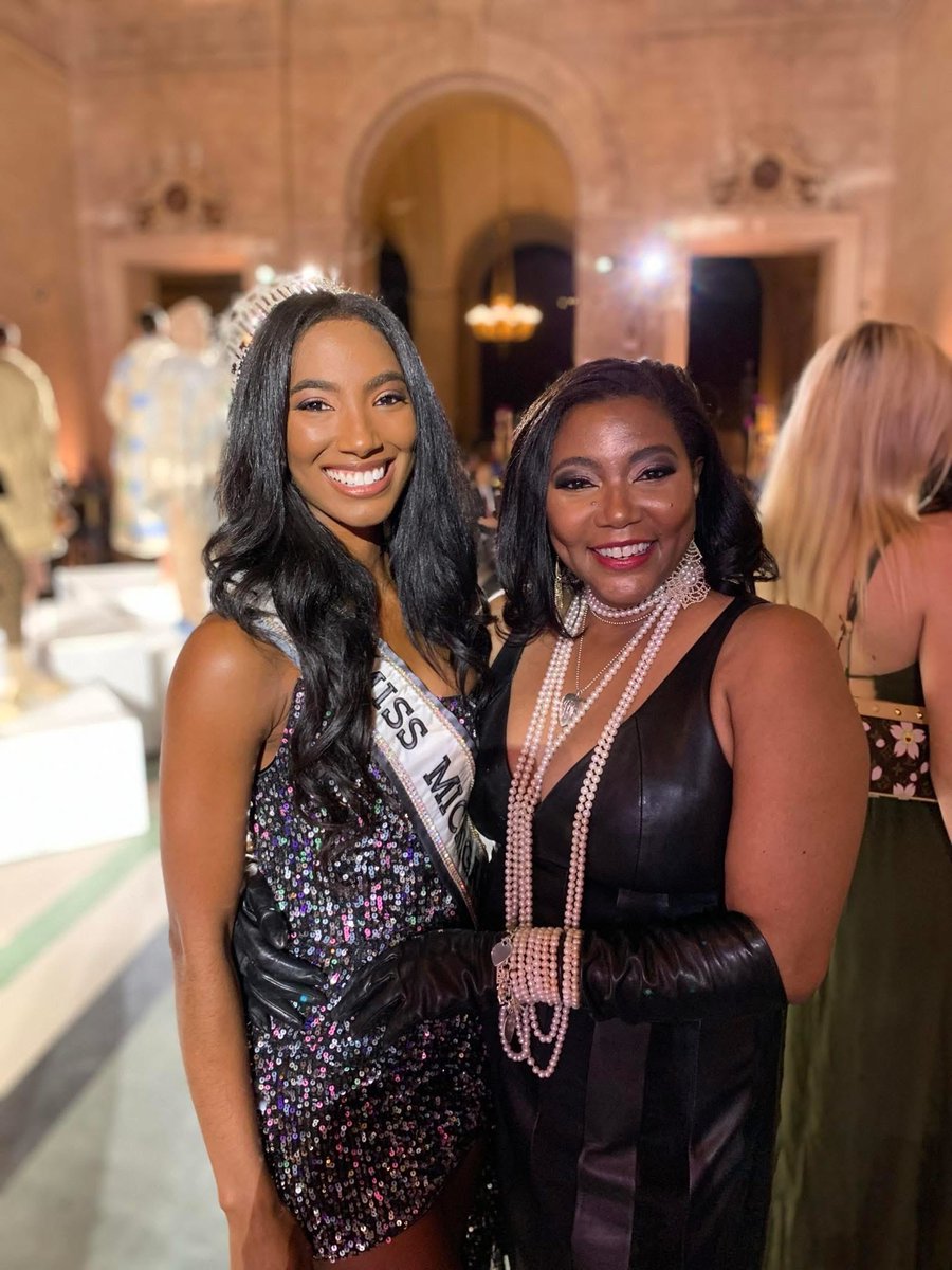 MarseilleFrance's tweet image. Wishing everyone a beautiful day, week, year replete with beautiful moments… 🥳😇🩷 #blessings #joy #laughter #MomDaughterFun Even greater things are yet to come.🌺🌺🌺🌺🌺🌺🌺🌺🌺🌺🌺