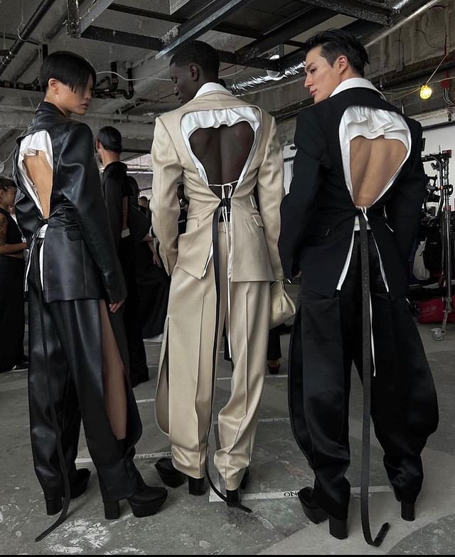 cinnomarolls's tweet image. imagine your runway debut being this iconic look…forever grateful to peter do 🫂