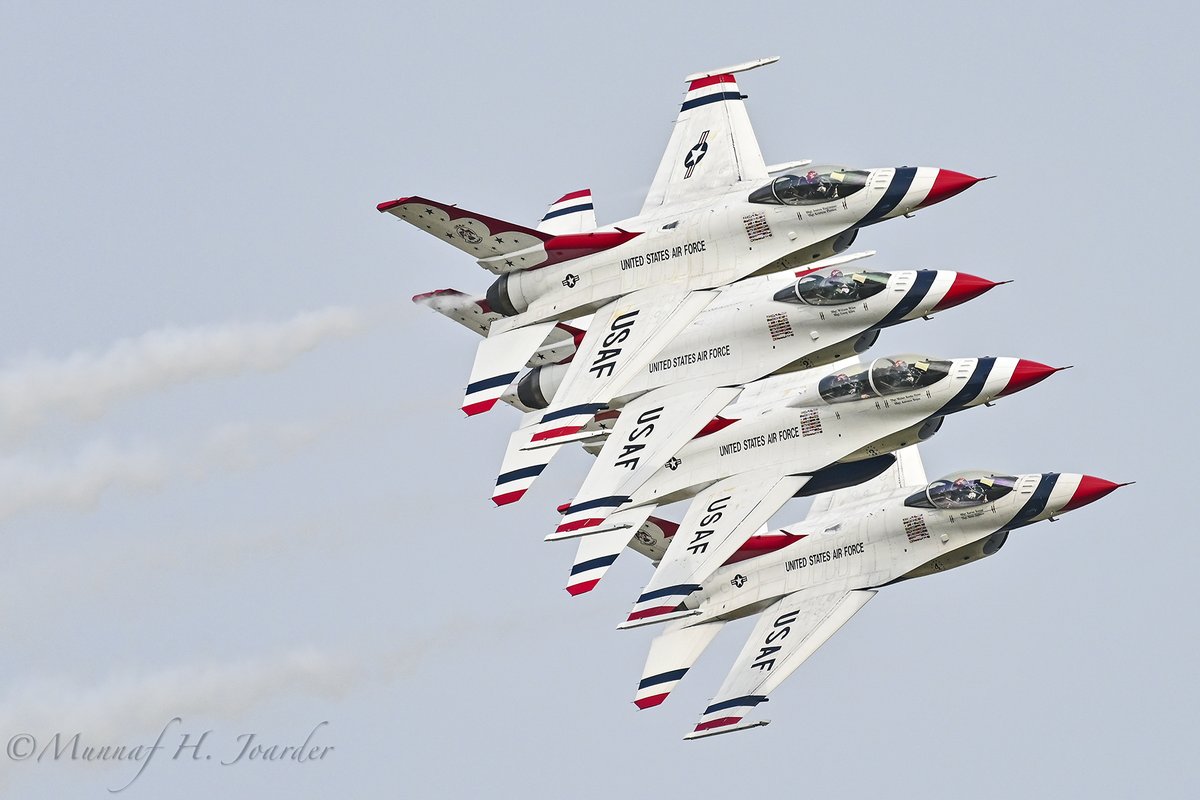 USAF Thunderbirds during flight demonstration at Thunder Over Michigan Air Show.