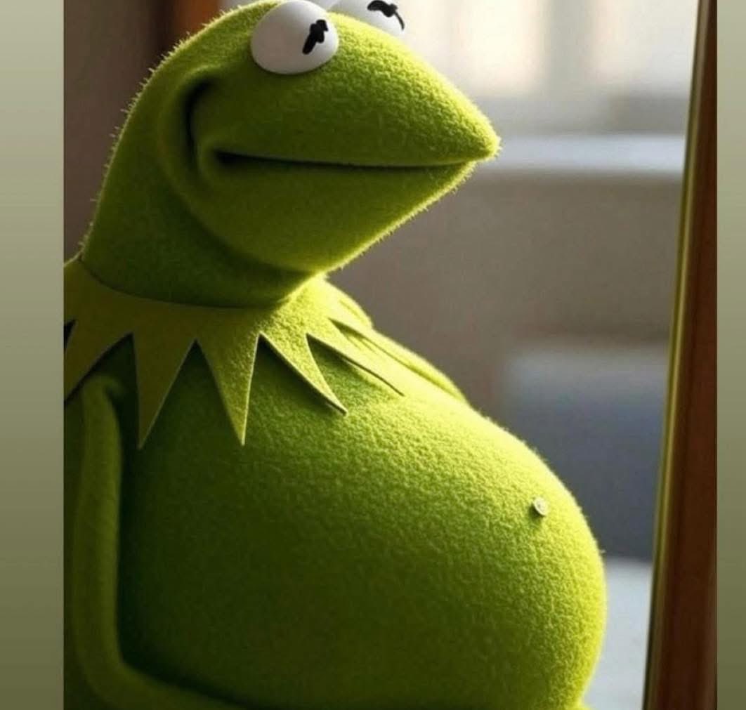 Callunc's tweet image. "I'm gonna start eating healthy"
Also me: "treat yourself one last time, you deserve it."