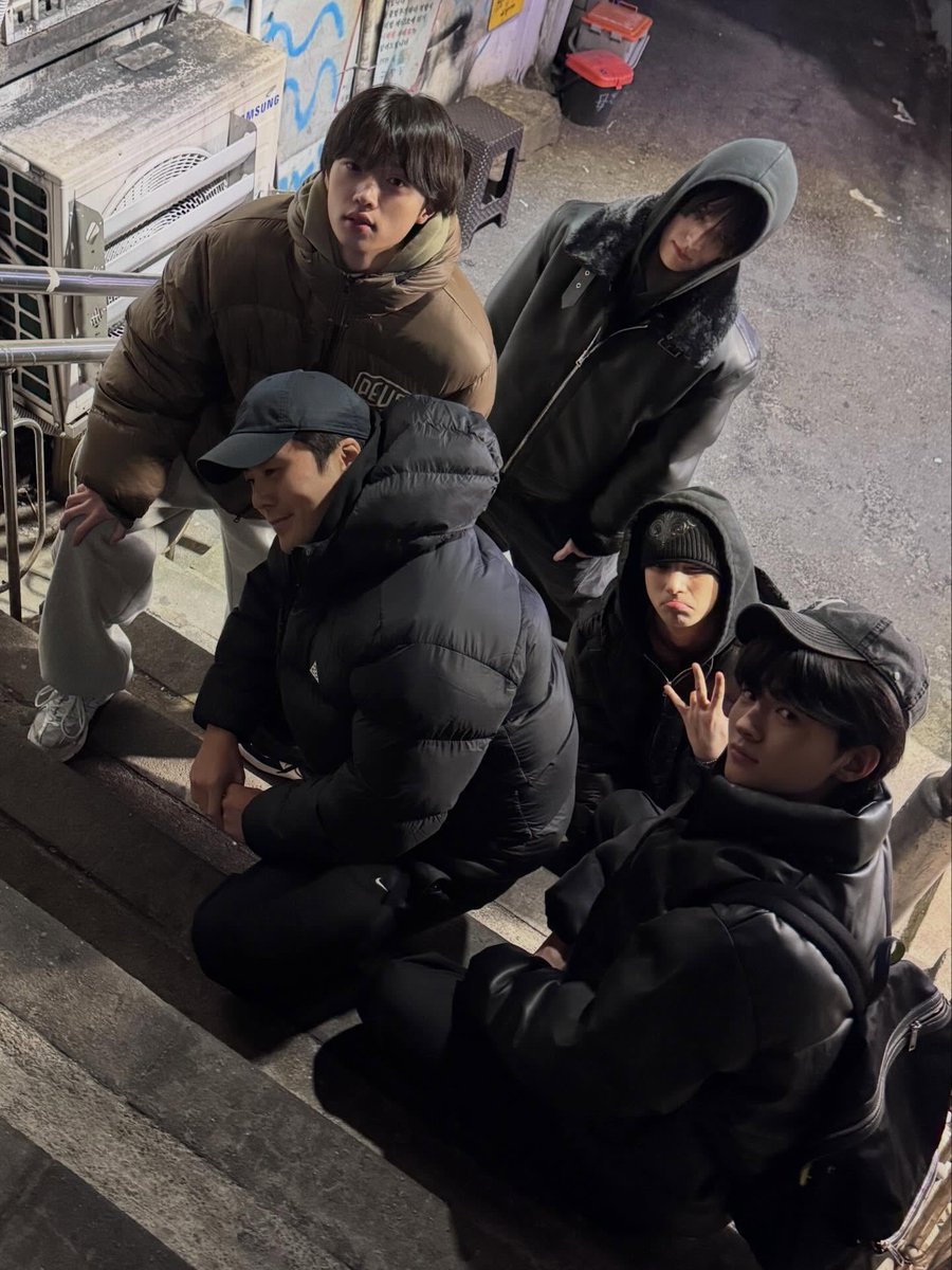 swyhgz's tweet image. #X1 😭😭😭😭😭😭😭😭