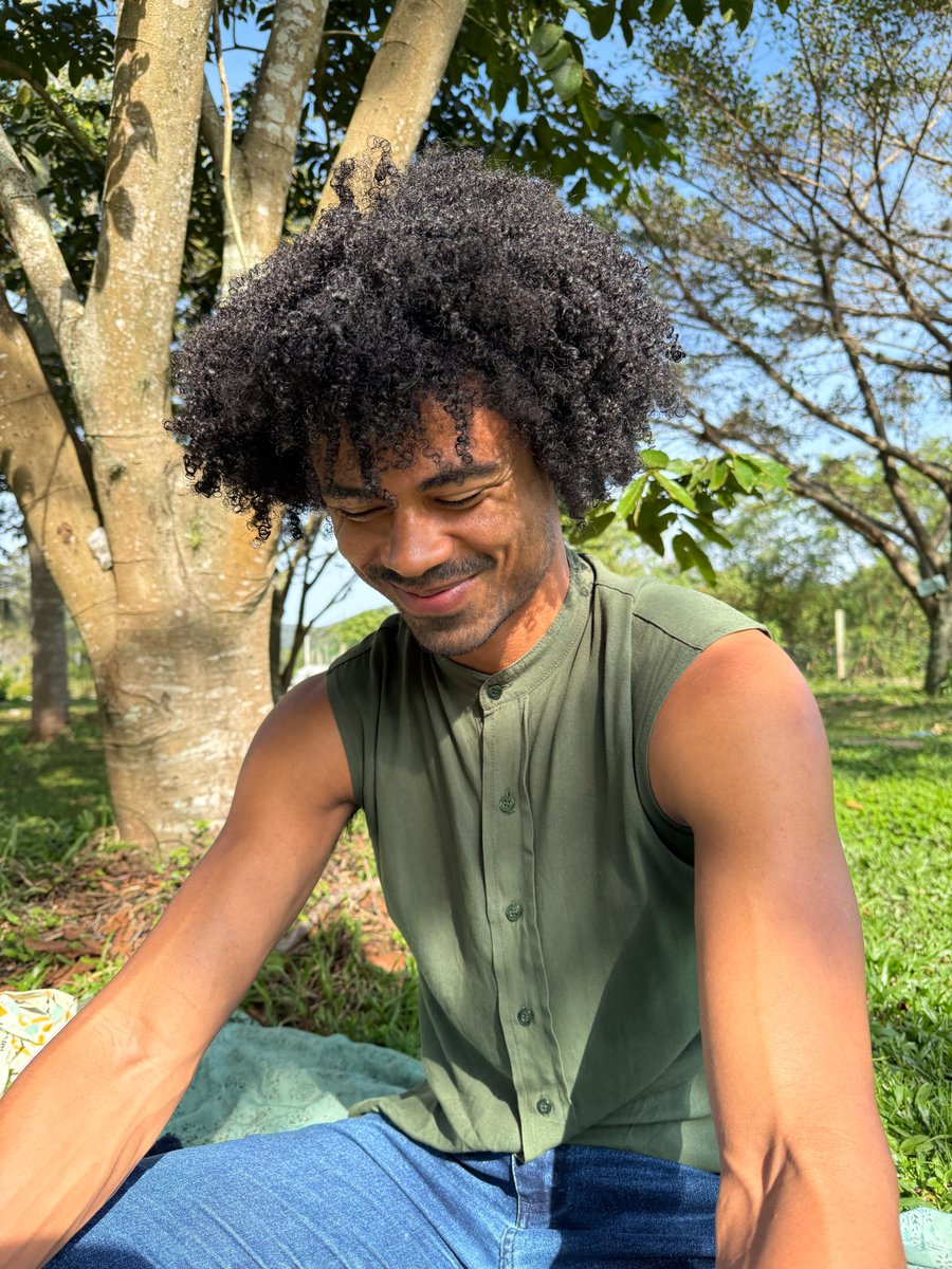 BrenoCora's tweet image. Sol, natureza e risada fácil. É assim que o Breno recarrega ☀️🌿😄

O que te faz sorrir assim também? Qual é o seu jeito de recarregar? Conta nos comentários 👇

♟️ #TeamBreno #BrenoCora #BBB26