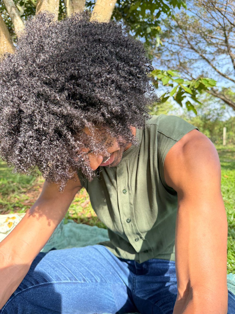 BrenoCora's tweet image. Sol, natureza e risada fácil. É assim que o Breno recarrega ☀️🌿😄

O que te faz sorrir assim também? Qual é o seu jeito de recarregar? Conta nos comentários 👇

♟️ #TeamBreno #BrenoCora #BBB26