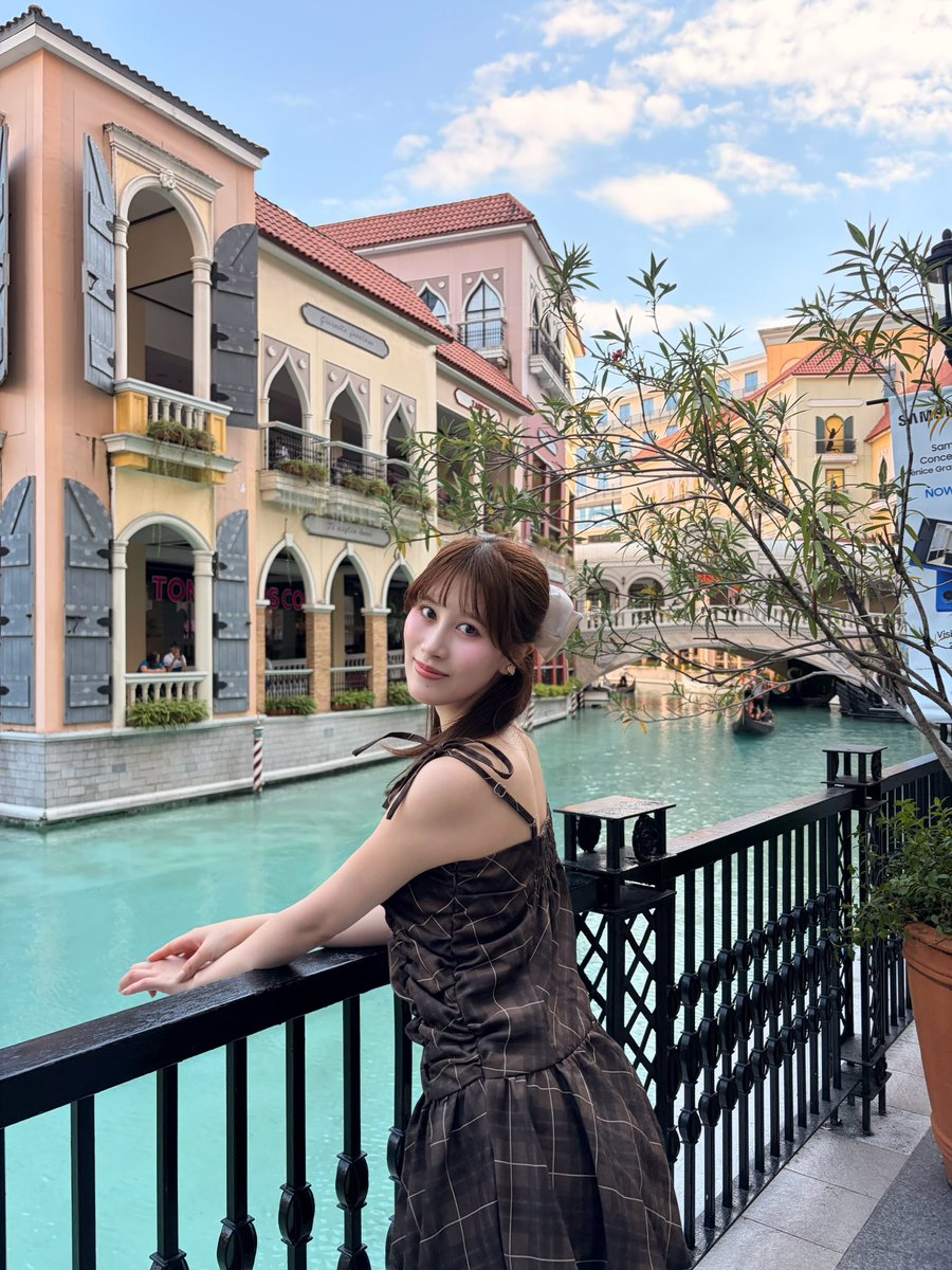 mirai_mnl48's tweet image. おはようございます〜！☀️
実はもうフィリピンにいるよん🇵🇭
これはモールなんだけど、めちゃくちゃ綺麗でしょ😼🩵

Good morning po ❤️
i was so surprised there was a gondola inside the mall!! it was really beautiful 😳🕊️