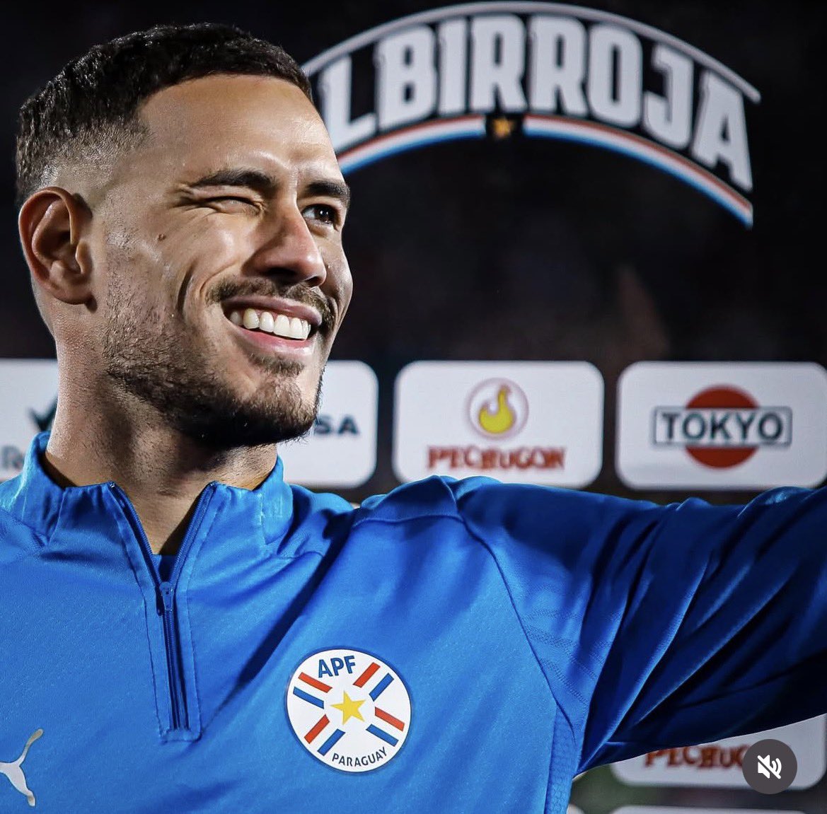 El delantero de la selección paraguaya, “Tony” Sanabria (29), fue ofrecido a Boca Juniors. 

“Tony” en el último semestre con el Cremonese, apenas pudo disputar 565 minutos en 16 partidos, registrando solo un gol y una asistencia.

Su valor de mercado sería  aproximadamente unos