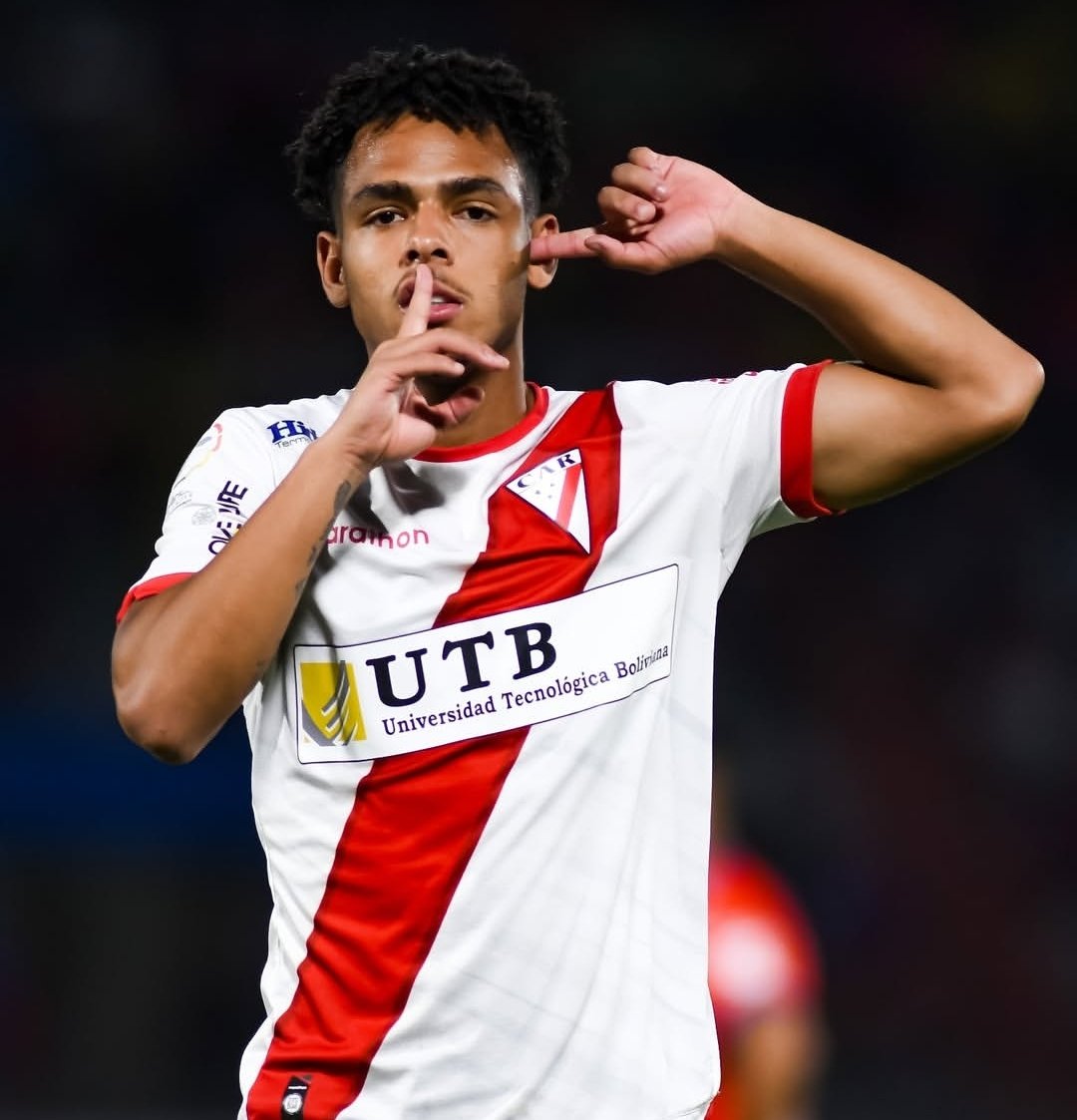 🔁Moisés Paniagua al Wydad Athletic.

📌Préstamo con OBLIGACIÓN de compra, que se activa si el Viru va al banco en 2 partidos. Es una cláusula protocolar para que no figure como compra directa y el Wydad lo fiche respetando su fair play financiero.

💵La compra ronda los 2.7 M€.