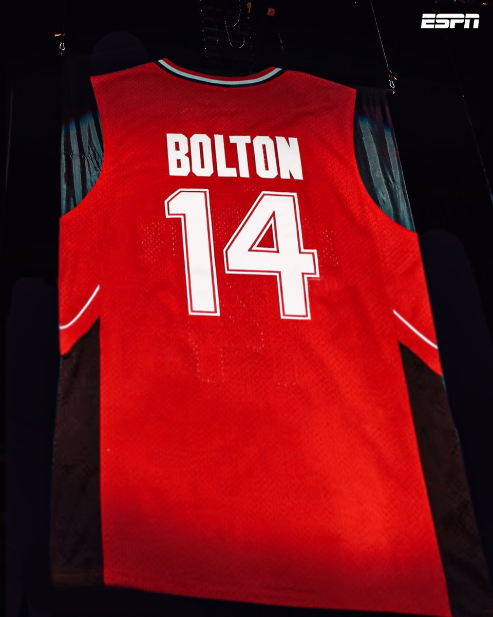 ESPNNBA's tweet image. 20 years in the making for Troy Bolton to hang his Wildcat jersey up 🤩 

4x varsity player, 3x captain, UC Berkeley D-I athlete, and 2x star of the spring musical 👏