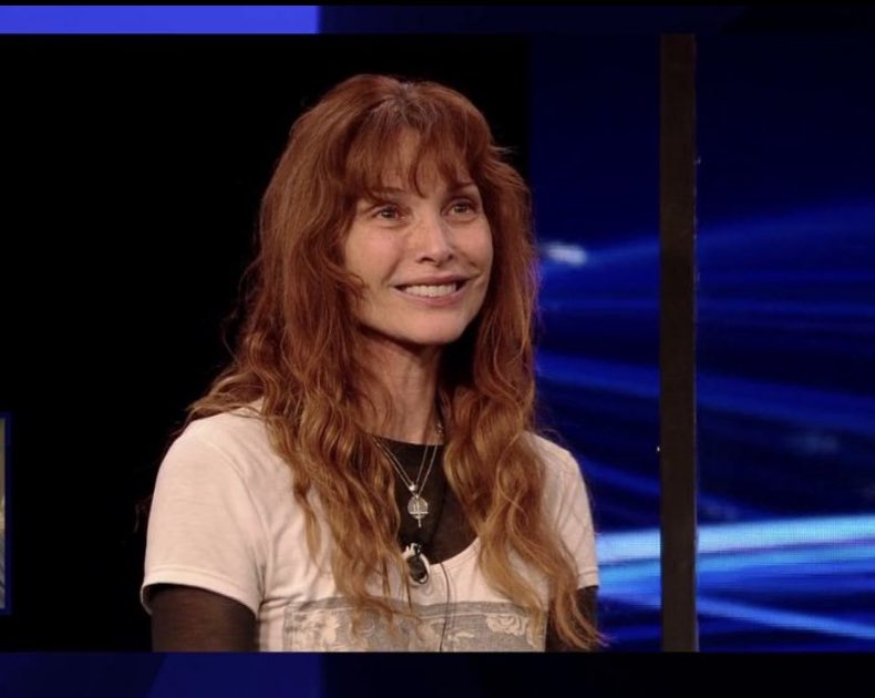 lauritapalmer_'s tweet image. Me ha encantado la curva de Cristina, pero me ha jodido que no haya podido acabar de contarla toda. Queria saber que era lo de Polanski (Polanski❤️) y el dibujito del final que era como con unos pájaros o aviones. Me encanta su inocencia y su valentía 💕
#ghduoespecial #ghduo21e