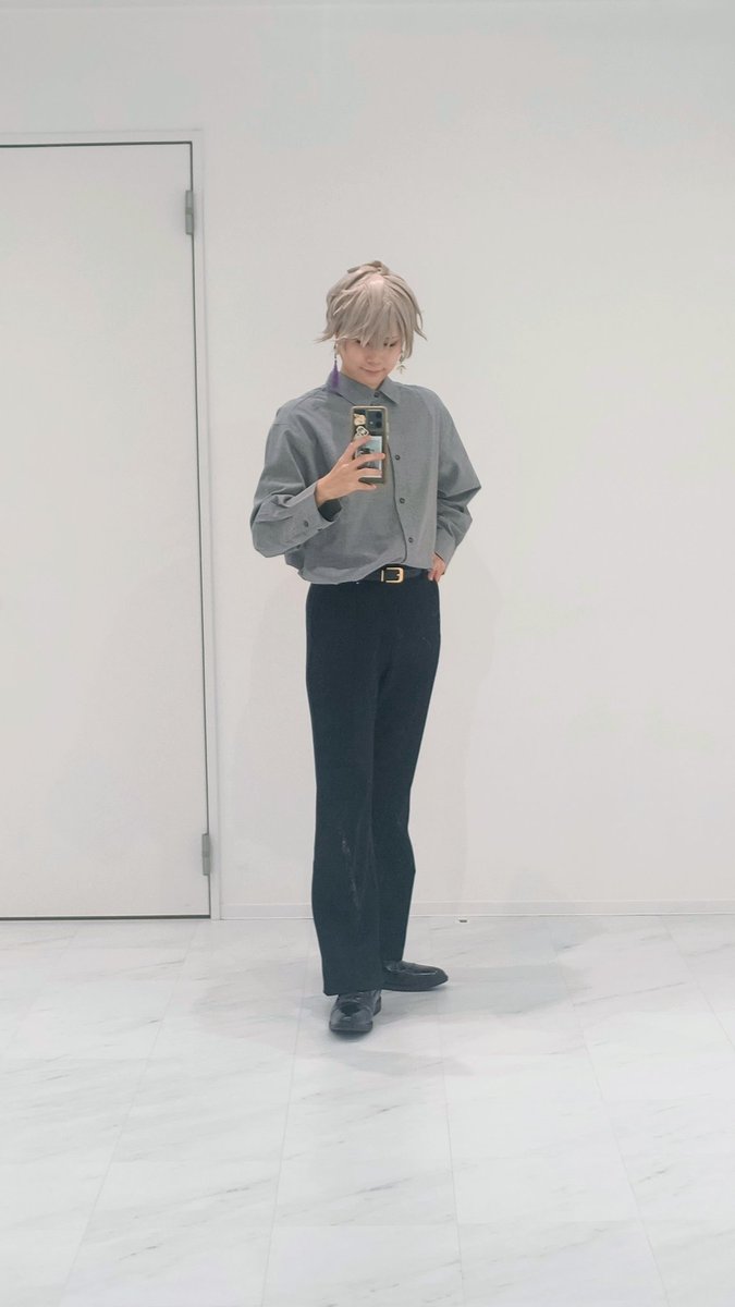 捏造衣装やったり、髪型違ったりするからちょっと隠すけど、やっぱ捏造衣装の方がスタイル良く見えるよな…🤔

やっぱ自分にあわせて衣装の改造しなきゃかなぁ…