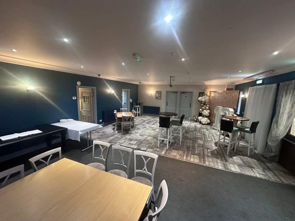 HalfwayhouseRH's tweet image. FUNCTION ROOM HIRE AVAILABLE 
With attached marquee 

•Private parties 
•Family gatherings/reunions 
•Corporate events 
•Onsite catering packages available 
•Entertainment services available 
** Very Competitive prices ** 
Available 7 days 
0113 2828802
#leeds #functionroom