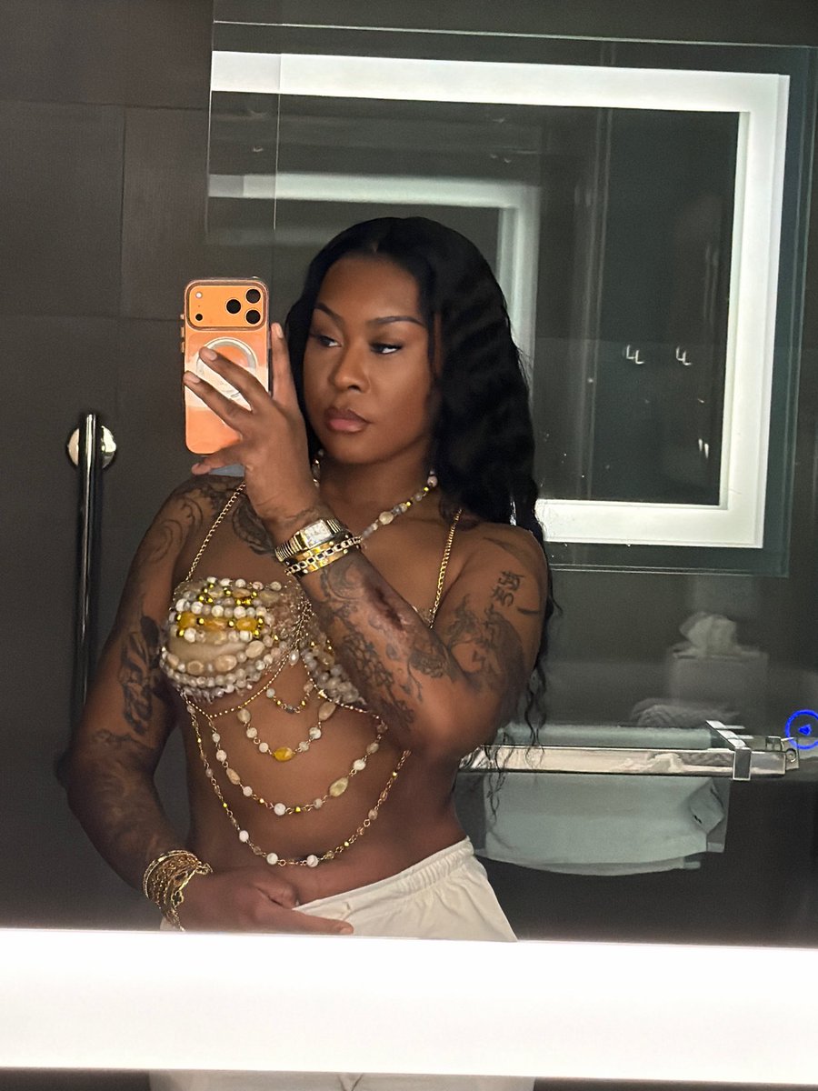 _jadakb's tweet image. spicy mami💋