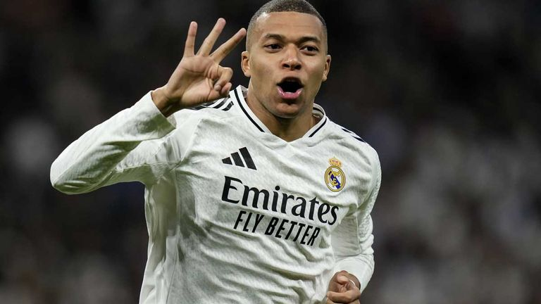 TaiPalermo's tweet photo. @la12tuittera @MarceGonzalezCX De la nada medio mundo fue ofrecido a Boca, 
Falta que de golpe salgan a decir que Kylian Mbappé fue ofrecido a boca a préstamo y con opción de compra y listo ya todo el humo posible. https://t.co/fPrRnSRZlK