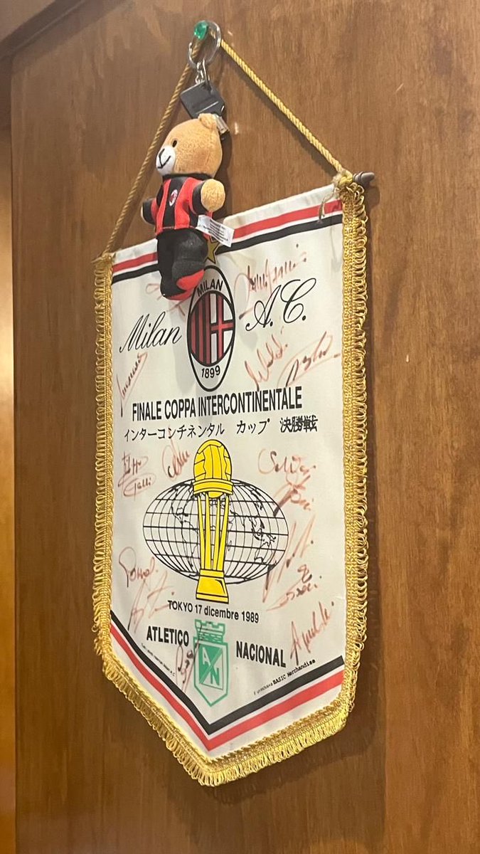 <a href="/NacionalsPasion/">Nacional Es Pasión</a> Uffff mira la otra foto