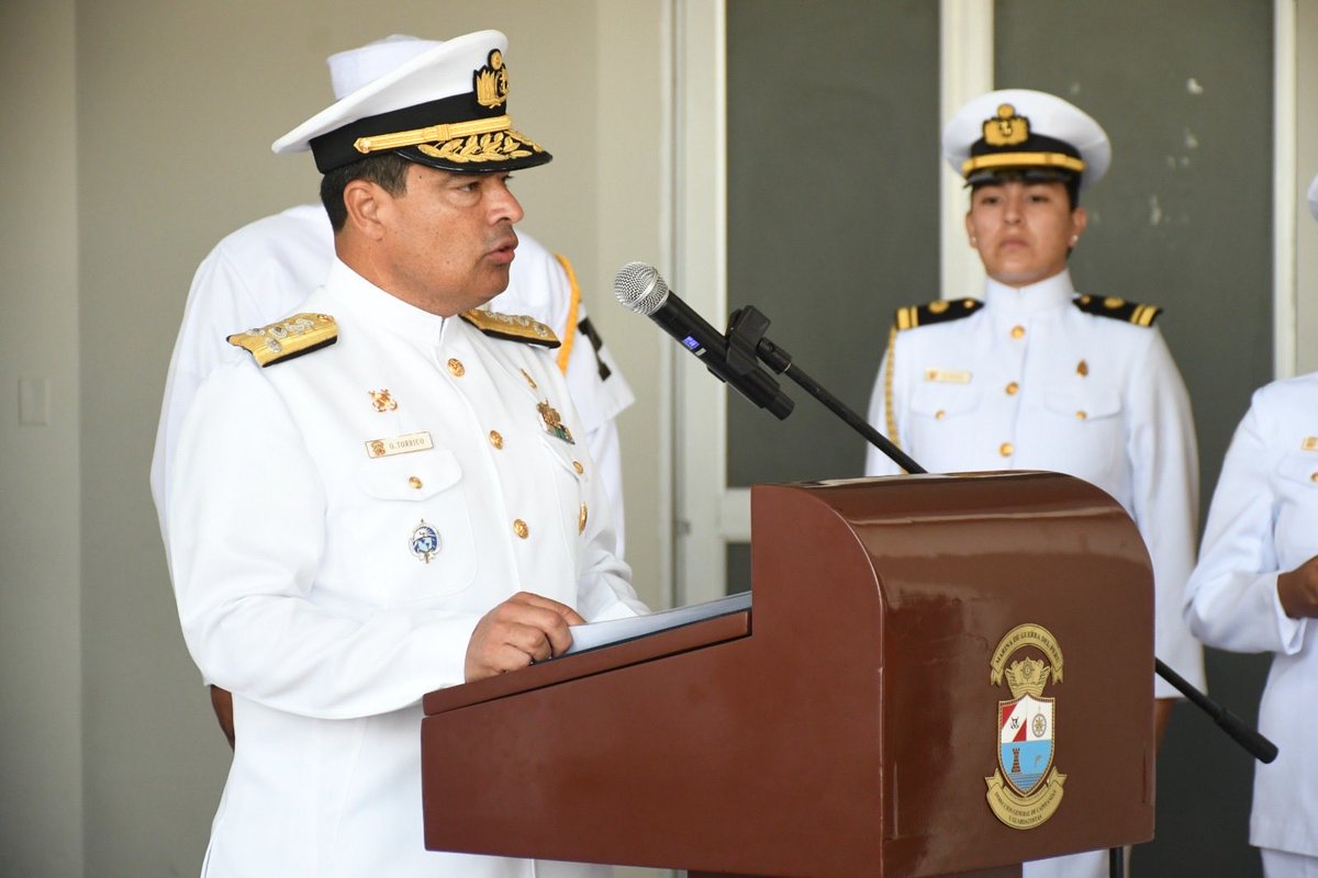 MGP_DICAPI's tweet image. El Director General de Capitanías y Guardacostas, Vicealmirante Oscar Torrico Infantas, presentó al Técnico Supervisor Primero Carlos Alberto Flores Gallo como Técnico Supervisor Maestro de la Dirección General de Capitanías y Guardacostas.
acortar.link/2Z86P0