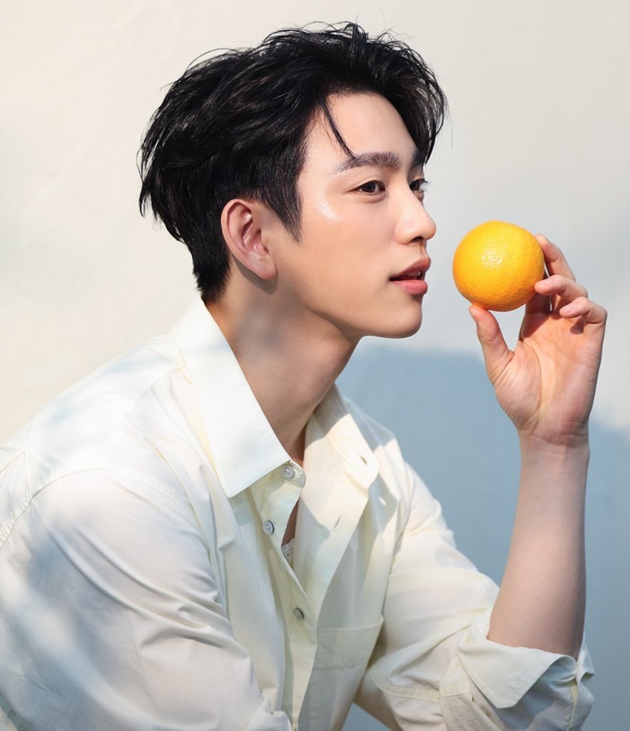 Pop7base's tweet image. GOT7’s Park Jinyoung and actress Kim Minju’s upcoming drama "Shining"is reportedly scheduled to premiere in March.