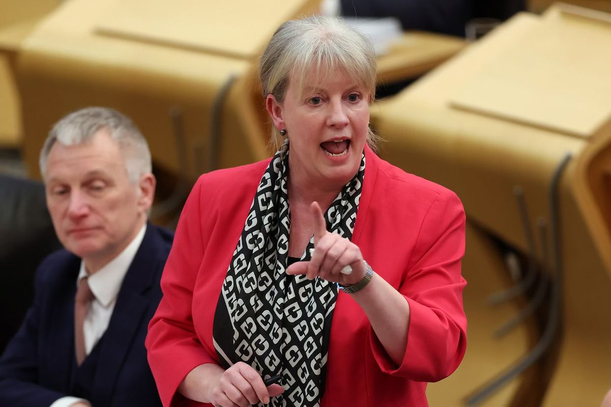 So the morons in <a href="/theSNP/">The SNP</a> have designed the entire Scottish tax system around a sound-bite that says “55% pay less tax than Engerland”

Who still votes for these morons?

Scotland's 'ludicrous' tax system 'should align more with England's'. 

thetimes.com/article/183b43…