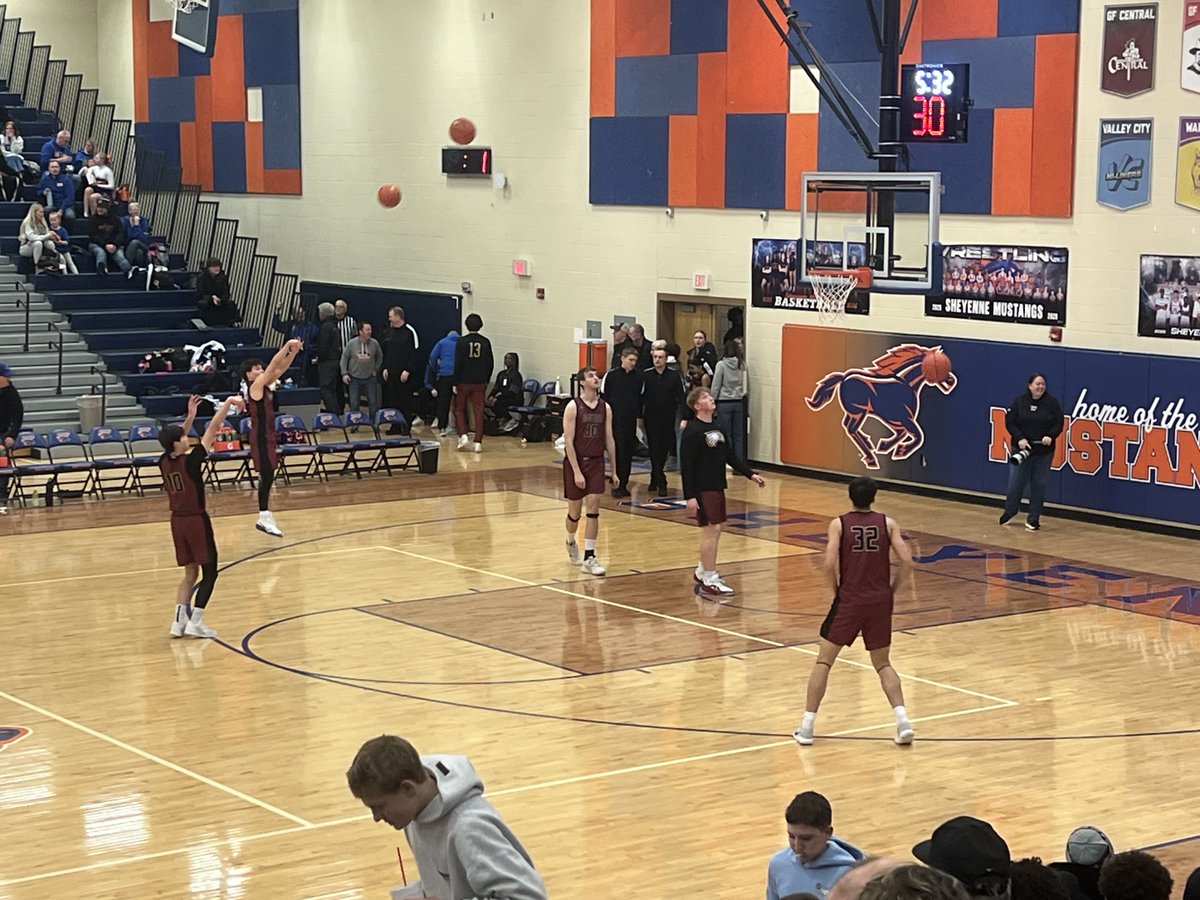 DaksHoops's tweet image. EDC🏀Action

⁦@Daviesbball⁩
🆚
⁦@SheyenneHoops⁩ 

👀 ⁦@MustangPost⁩