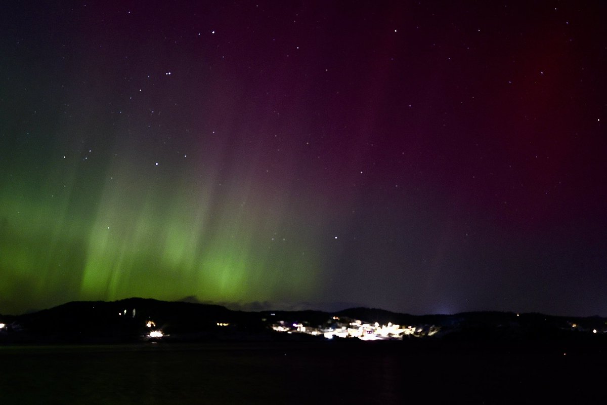 diggerjones27's tweet photo. What a night! Hope everyone got a chance to see them. #Auroraborealis #northernlights #nlwx @NLtweets @weathernetwork @EddieSheerr @ryanhardingNL @CanonCanada #trinitynl https://t.co/4S6o4rrfG9