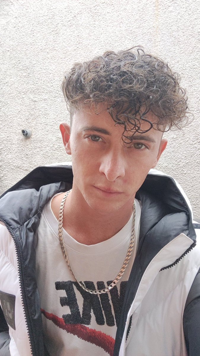 Christiang61672's tweet photo. Hey guys, anyone in Uk 🇬🇧 that want his sexy dude guy https://t.co/wE8OANadUO